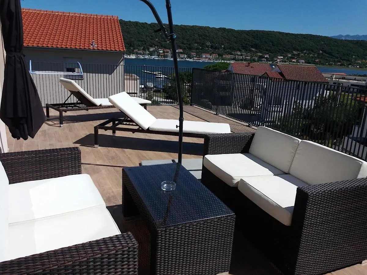 Villa Royal Supetarska Draga 4*,